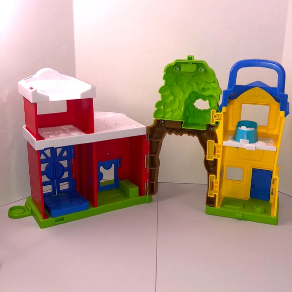 Fisher Price Little People Animal Rescue Adoption Center Playset Toy Incomplete - Picture 3 of 7